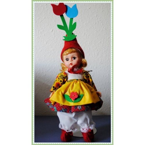  MADAME ALEXANDER DOLL MUNCHKIN PEASANT Munchkin Peasant Wizard of Oz Madame Alexander Doll