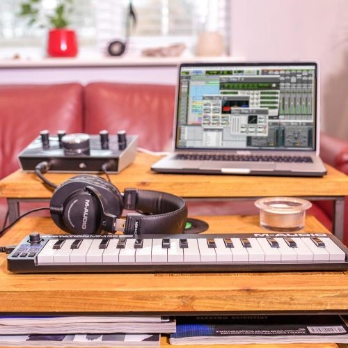  M Audio Keystation Mini 32 MK3 | Ultra Portable Mini USB MIDI Keyboard Controller With ProTools First | M Audio Edition and Xpand 2 by AIR Music Tech