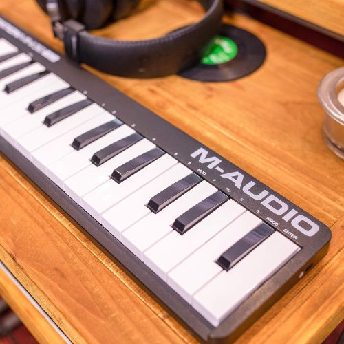  M Audio Keystation Mini 32 MK3 | Ultra Portable Mini USB MIDI Keyboard Controller With ProTools First | M Audio Edition and Xpand 2 by AIR Music Tech