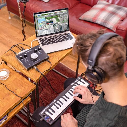  M Audio Keystation Mini 32 MK3 | Ultra Portable Mini USB MIDI Keyboard Controller With ProTools First | M Audio Edition and Xpand 2 by AIR Music Tech