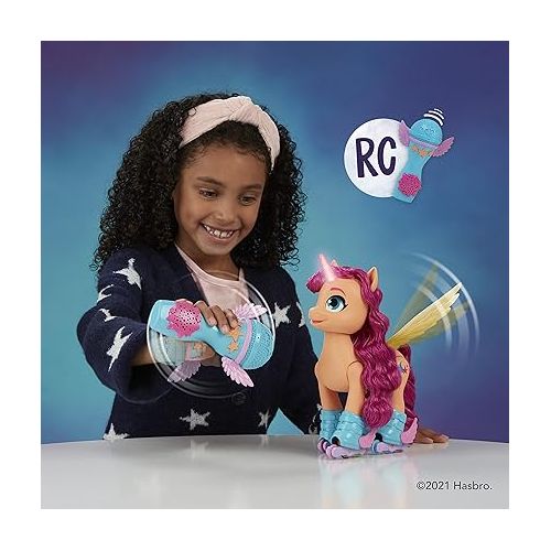 마이 리틀 포니 My Little Pony: A New Generation Movie Sing 'N Skate Sunny Starscout - Interactive 9-Inch Remote Control Toy with 50 Reactions, Lights