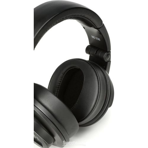  Mackie MC-250 Professional Closed-back Headphones