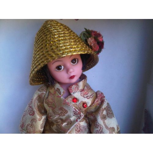 마담 알렉산더 Madame Alexander China Sun 10 Doll