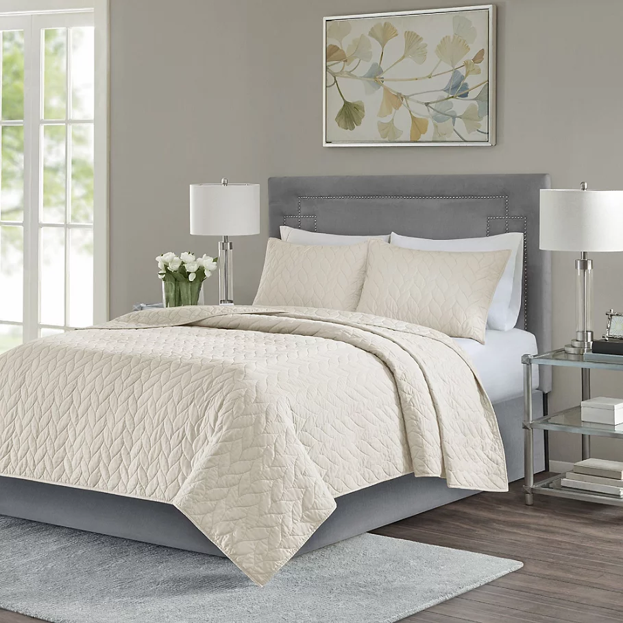  Madison Park Noel Coverlet Set