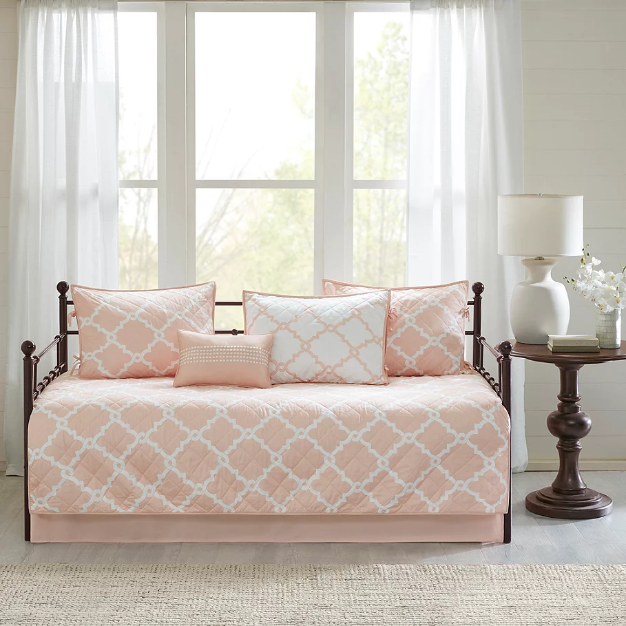  Madison Park Essentials Merritt Reversible Daybed Set