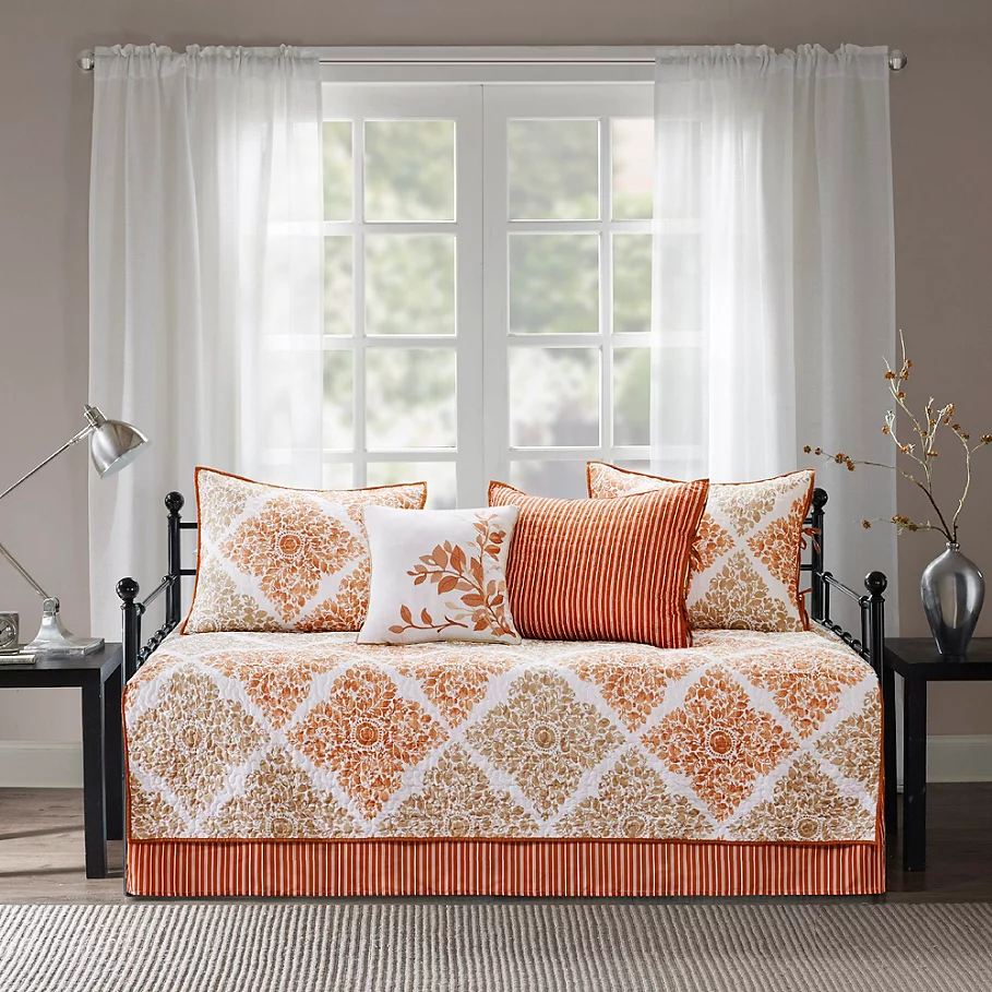 Madison Park Essentials Claire Daybed Set