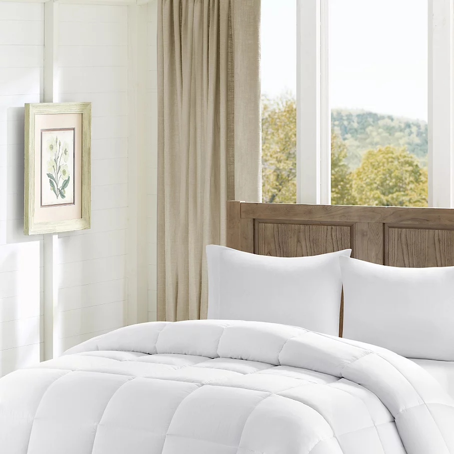 Madison Park Winfield Luxury Down Alternative Comforter in White