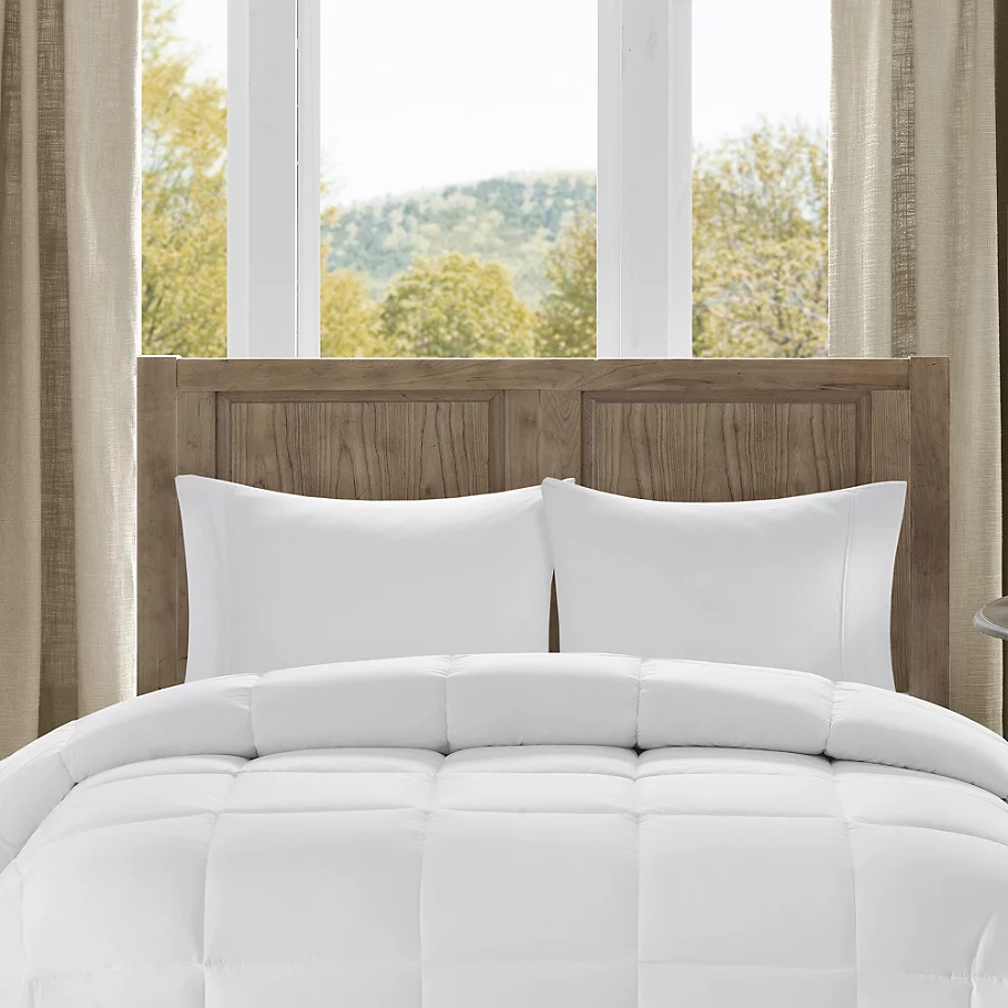  Madison Park Winfield Luxury Down Alternative Comforter in White