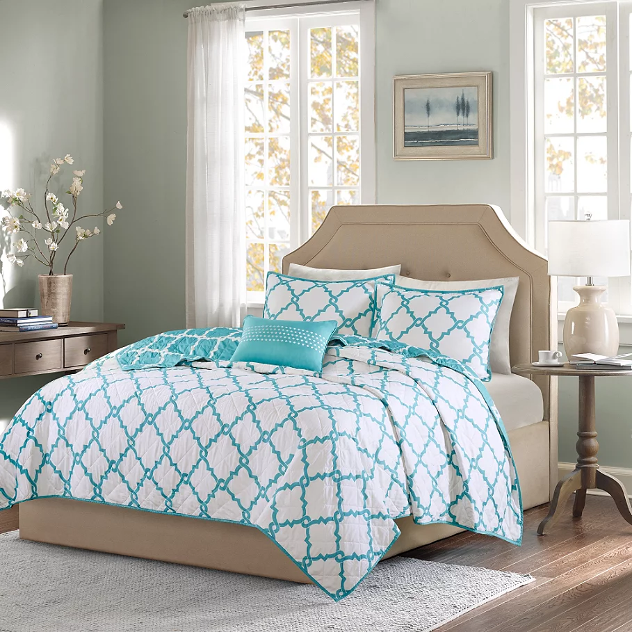  Madison Park Essentials Merritt Reversible Coverlet Set