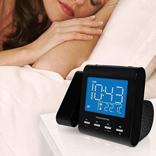  [아마존베스트]Magnasonic Projection Alarm Clock with AM/FM Radio, Battery Backup, Auto Time Set, Dual Alarm & 3.5mm Audio Input