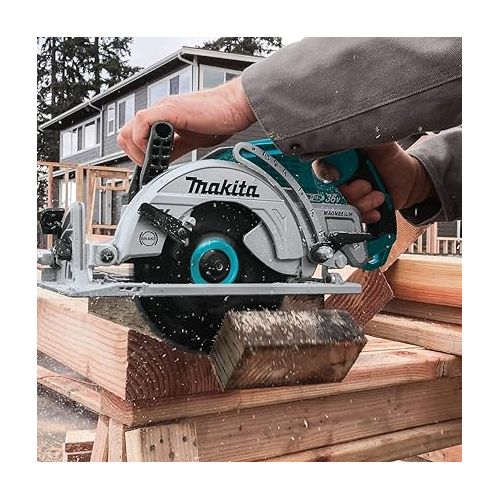  Makita XSR01PT-R 18V X2 (36V) LXT Brushless Lithium-Ion 7-1/4 in. Cordless Rear Handle Circular Saw Kit with 2 Batteries (Renewed)