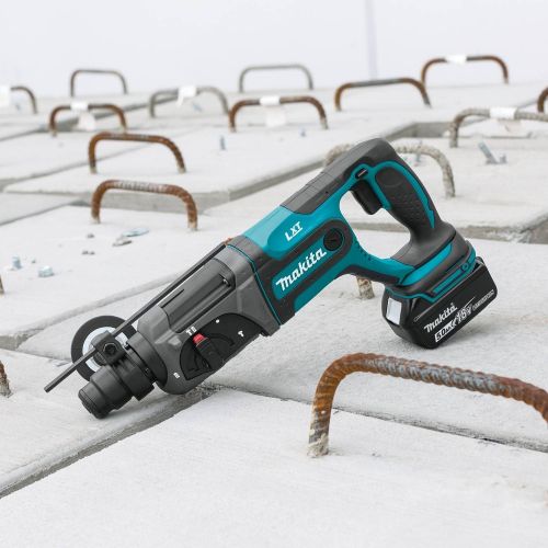  Makita XRH04T 18V LXT Lithium-Ion Cordless 7/8 Rotary Hammer Kit, Accepts Sds-Plus Bits (5.0Ah)