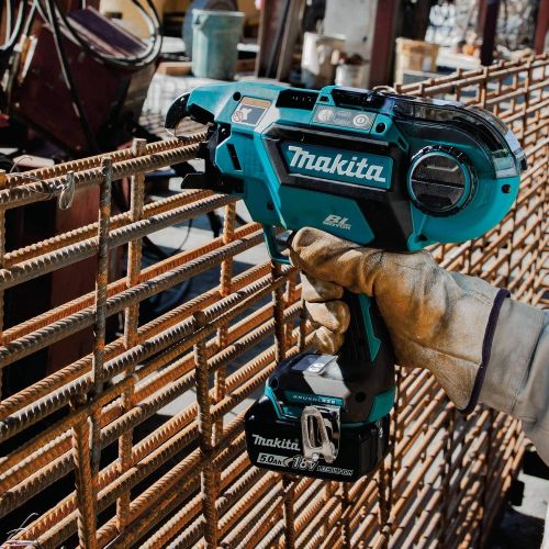  Makita XRT01TK 18V LXT Lithium-Ion Brushless Cordless Rebar Tying Tool Kit (5.0Ah)