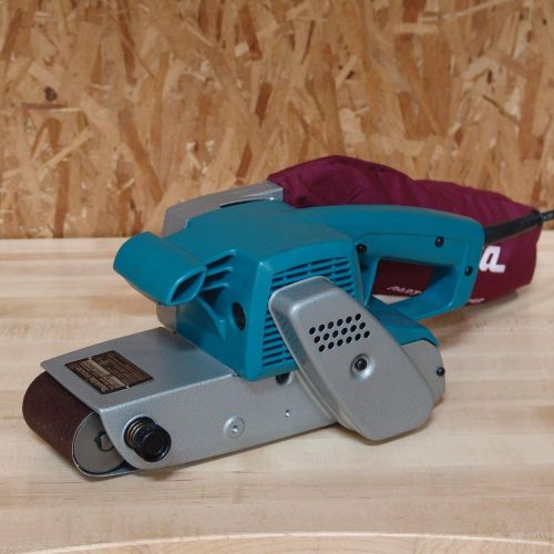  MAKITA 3X24 BELT SANDER DUSTLESS, Model:9924DB , Blue