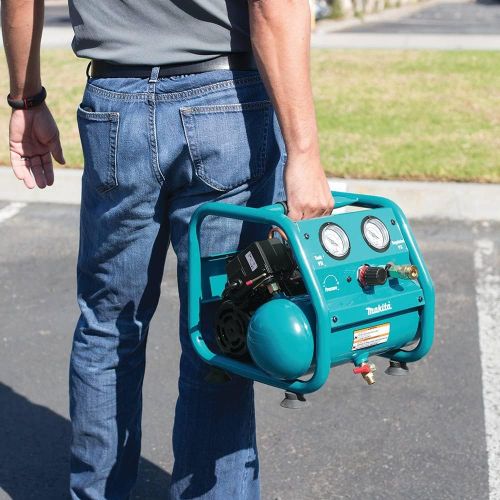  Makita AC001 Compact Air Compressor