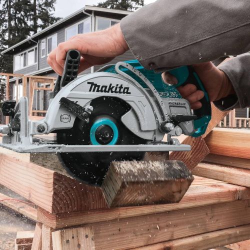  Makita XSR01PT 18V X2 LXT Lithium-Ion (36V) Brushless Cordless Rear Handle 7-14 Circular Saw Kit (5.0Ah) and Two Extra BL1850B 18V Batteries