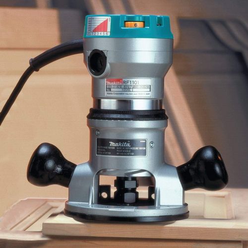  Makita RF1101KIT2 2-14-Horsepower Variable-Speed Plunge Router Kit