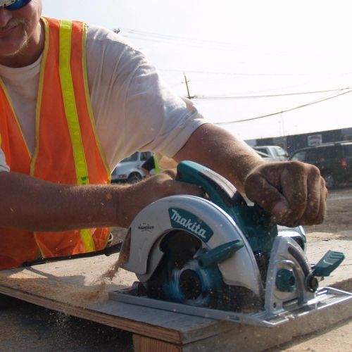  Makita 5007MGA Magnesium 7-14-Inch Circular Saw