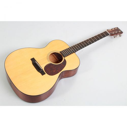  Martin},description:Carrying a distinct vintage-inspired design and updated like the D-18 a few years ago, the redesigned 000-18 offers many of the features found in Martins pre-wa