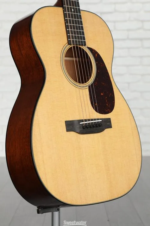 Martin 00-18 Acoustic Guitar - Natural