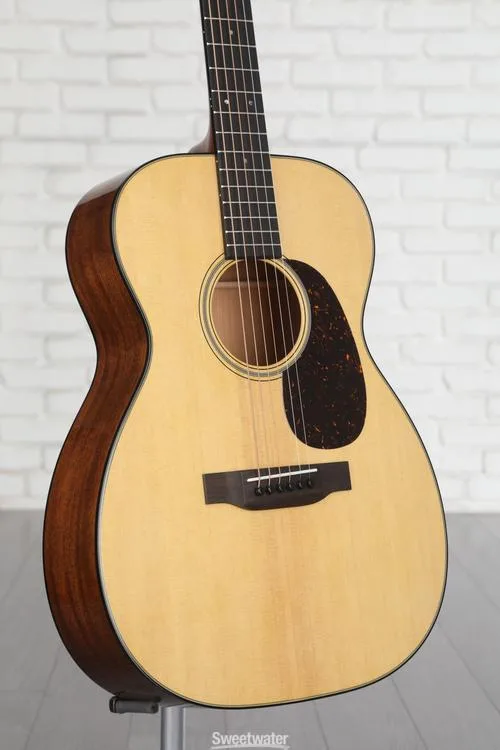 Martin 00-18 Acoustic Guitar - Natural