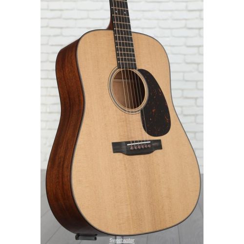  Martin D-18 Modern Deluxe Acoustic Guitar - Natural