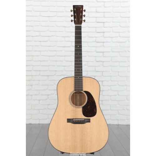  Martin D-18 Modern Deluxe Acoustic Guitar - Natural