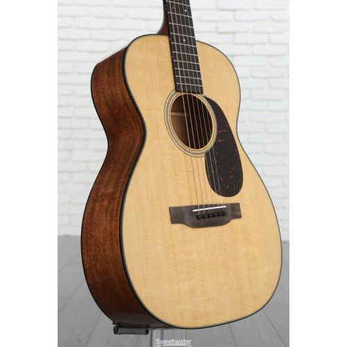  Martin 0-18 Acoustic Guitar - Natural