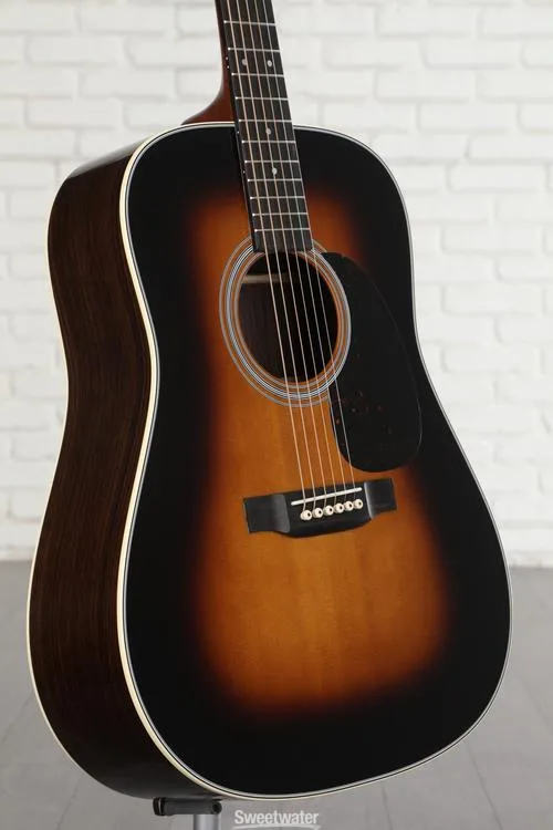 Martin D-28 Acoustic Guitar - Sunburst