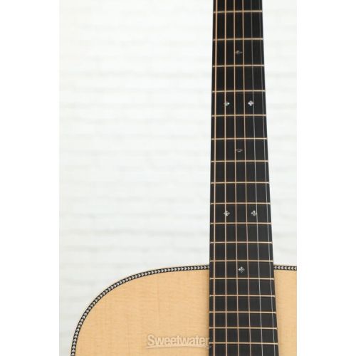  Martin 000-28 Modern Deluxe Acoustic Guitar - Natural