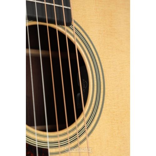  Martin OM-28E Left-handed Acoustic-electric Guitar - Natural with Fishman Aura VT Enhance Electronics