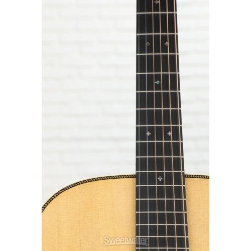  Martin OM-28E Left-handed Acoustic-electric Guitar - Natural with Fishman Aura VT Enhance Electronics