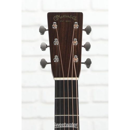  Martin OM-28E Left-handed Acoustic-electric Guitar - Natural with Fishman Aura VT Enhance Electronics