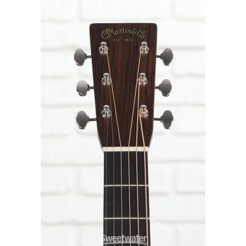  Martin OM-28E Left-handed Acoustic-electric Guitar - Natural with Fishman Aura VT Enhance Electronics
