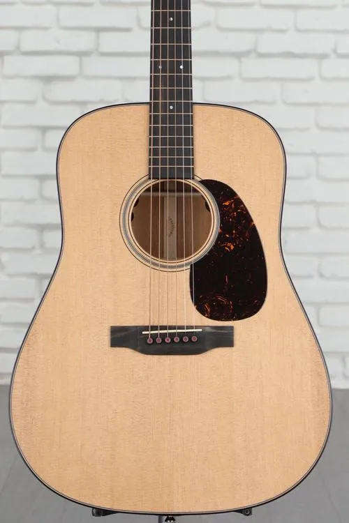  Martin D-18E Modern Deluxe Acoustic-electric Guitar - Natural