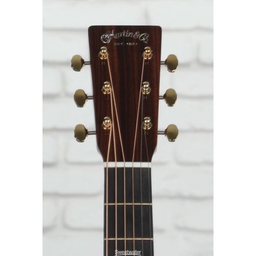  Martin D-18E Modern Deluxe Acoustic-electric Guitar - Natural