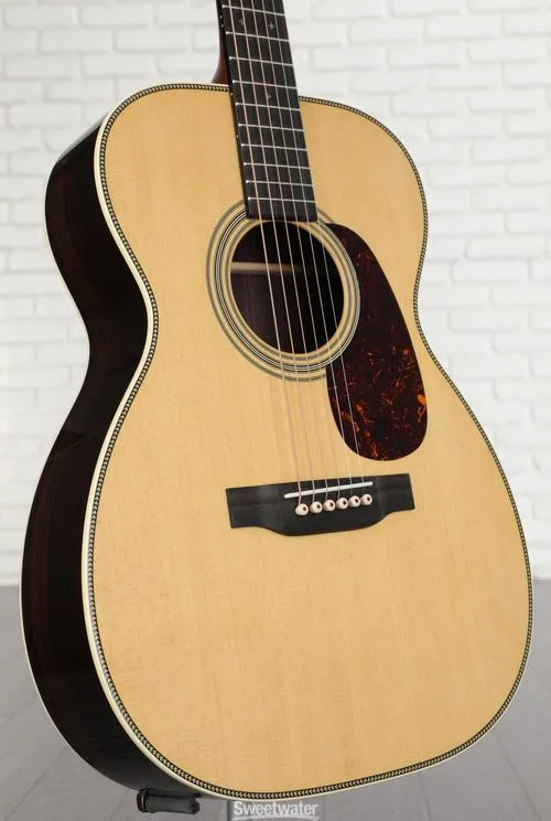 Martin 00-28 Acoustic Guitar - Natural Demo