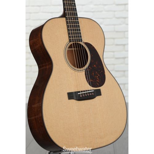  Martin 000-18 Modern Deluxe Acoustic Guitar - Natural