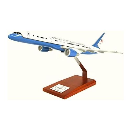  Mastercraft Collection, LLC Mastercraft Collection Boeing 757-200 C-32A VIP Model Scale: 1100