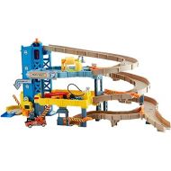 Matchbox Cars Playset, 4-Level Toy Garage & Tow Truck in 1:64 Scale, Kid-Powered Elevator, Car Repair Station & Spiral Ramp