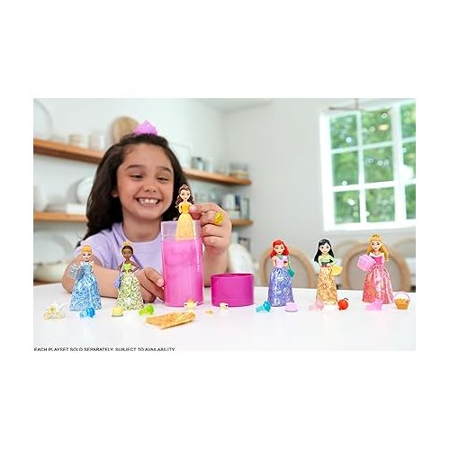 마텔 Mattel Disney Princess Small Doll Royal Color Reveal, 6 Surprises Include 1 Doll & 5 Accessories, Party Theme (Dolls May Vary)