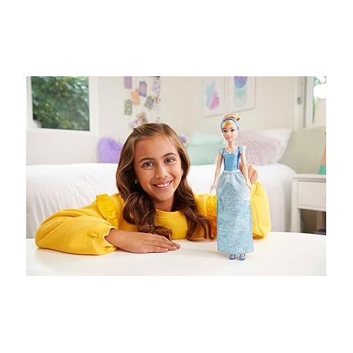 마텔 Mattel Disney Princess Toys, Cinderella Fashion Doll, Sparkling Look with Blonde Hair, Blue Eyes & Hair Accessory, Inspired by the Movie