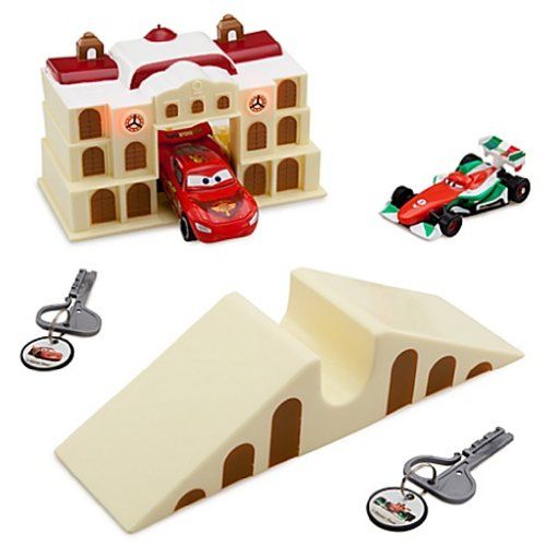 마텔 Mattel Disney / Pixar CARS 2 Movie Exclusive Porto Corsa Playset