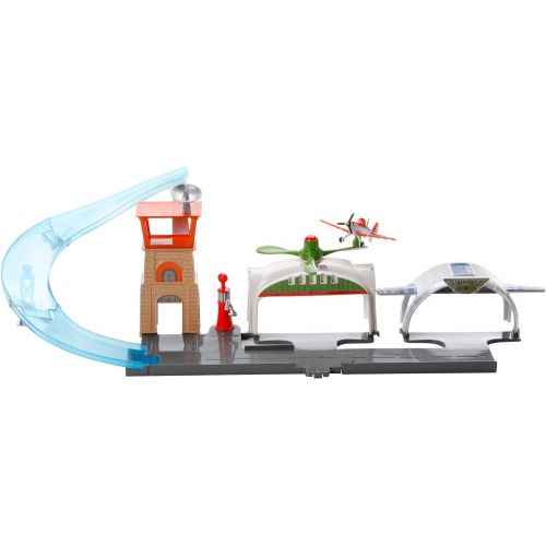 마텔 Mattel Disney Planes Propwash Junction Airport Playset