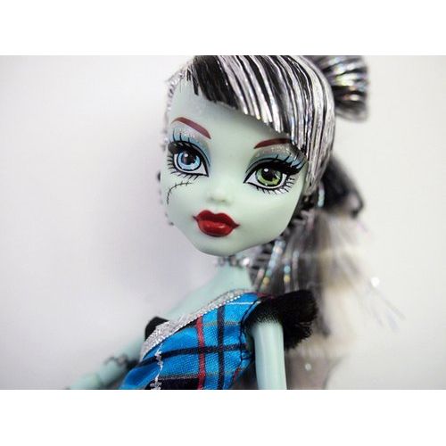 마텔 Mattel Monster High Dorakyurora 1600-year-old Memorial series Frankie Stein (W9190)