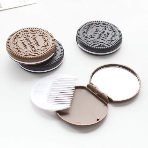  MaxFox Women Girls Mini Pocket Chocolate Cookie Biscuits Compact Mirror with Comb Cute ，Portable Creative Flip Cover Makeup Mirror (Coffee)