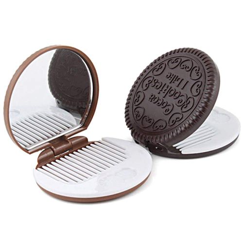  MaxFox Women Girls Mini Pocket Chocolate Cookie Biscuits Compact Mirror with Comb Cute ，Portable Creative Flip Cover Makeup Mirror (Coffee)