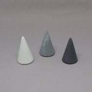 MaxwellHarrison Concrete ring cones - set of 3 / cement ring holder / minimalist ring holder / jewellery display