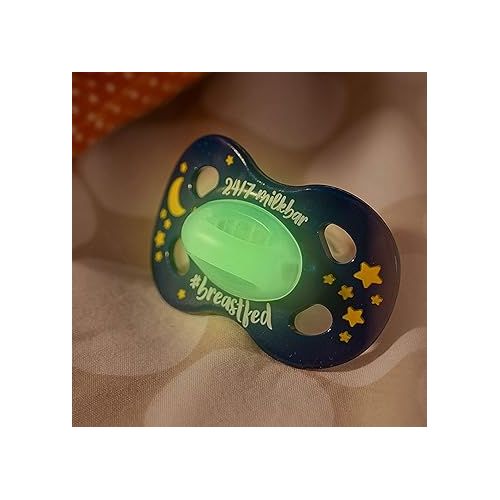 메델라 Medela Baby Pacifier | Day and Night Glow in The Dark | 18+ Months | 2-Pack, Lightweight | BPA-Free | Supports Natural Suckling | Eat Local and 24/7 Milkbar