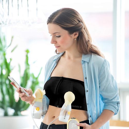 메델라 Medela Easy Expression Hands Free Pumping Bra, Black, Small, Comfortable and Adaptable with No-Slip Support for Easy Multitasking